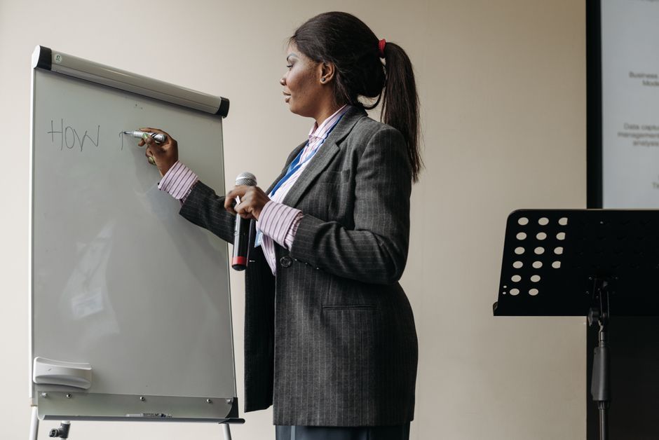 Employment coaching session in a community resource center