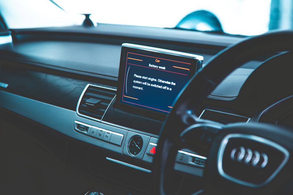 Electrical diagnostics on Audi dashboard