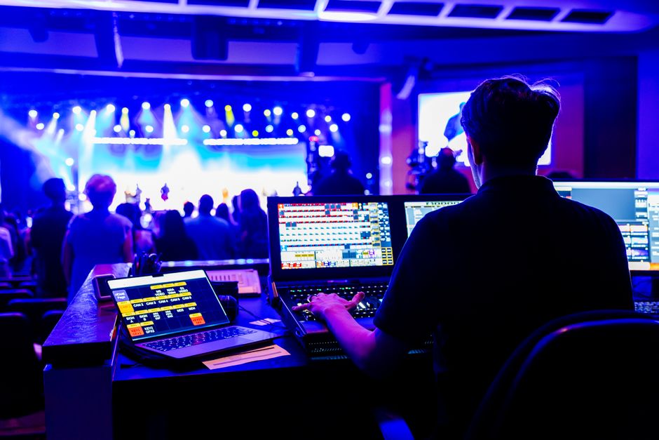 Technical production with digital screens and AV setup
