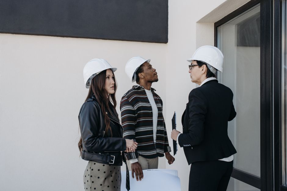 General contractor consulting with a client