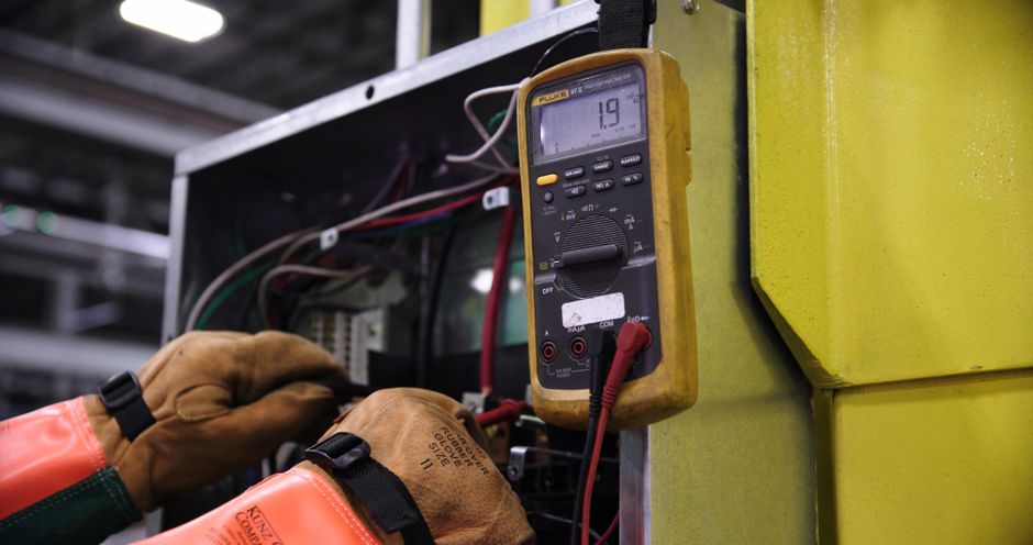 Industrial electrical power system maintenance