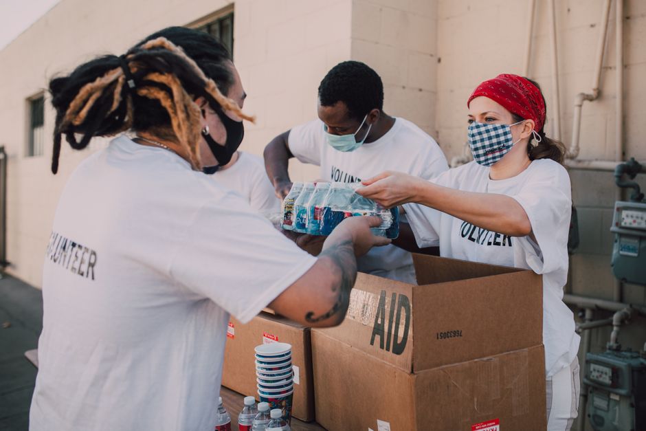 Volunteers supporting children from farmworker families