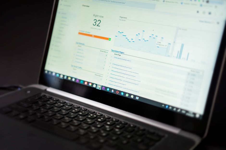 Real-time analytics dashboard for streaming traffic