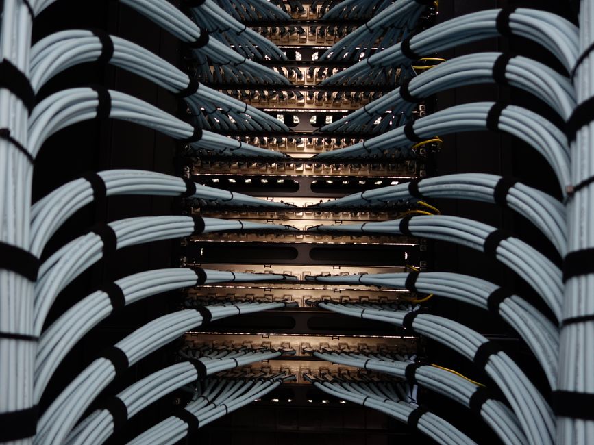 Visualization of data flow within enterprise IT infrastructure