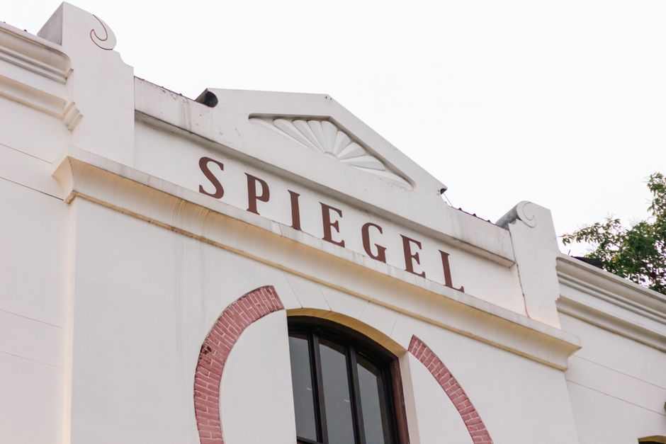 Distinctive example of Googie-style architecture